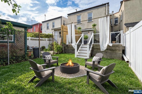 Photo for 103 Napoleon Street