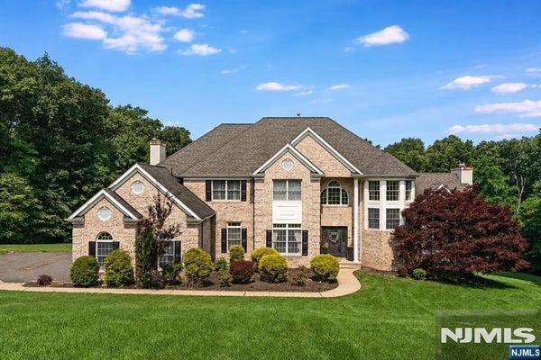 10 PASHA CT, NEWFOUNDLAND, NJ 07435 - Image b6064636091066bd559dc2cc5699ea49/490906979
