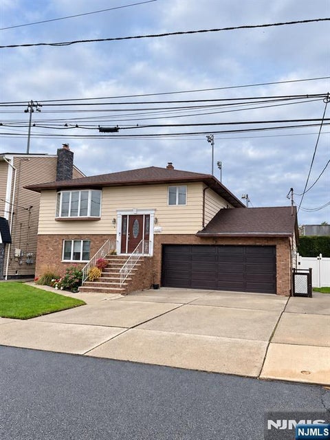 Photo for 427 Steinway Road 1