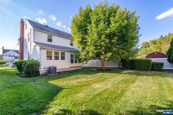 15 GLENWOOD ST, CLIFTON, NJ 07013 - Image b8a54006ca52585abf6f9367a7e32c42/4179942453