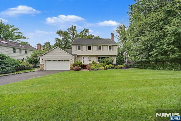 15 PILGRIM CT, TENAFLY, NJ 07670 - Image b9449dae48d7526ecdfec3f1314fa0cf/2228958777
