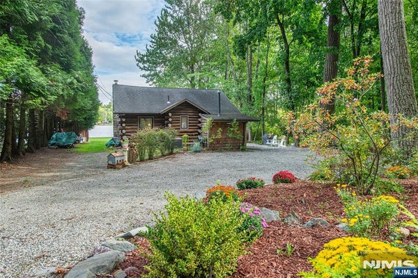 207 BEARFORT RD, WEST MILFORD, NJ 07480 - Image b9cc0857e5c2e5a5ae2a5666ea6b06f0/3989303534