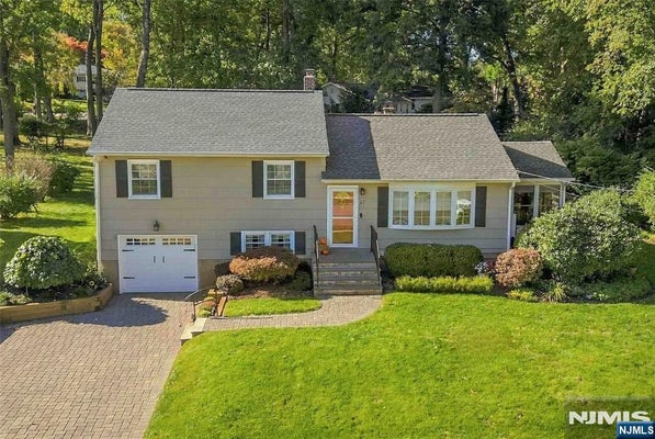 27 SALEM DRIVE, HANOVER TOWNSHIP, NJ 07981 - Image bcb571174fe5d5261281c2d8f040e8c4/619081630