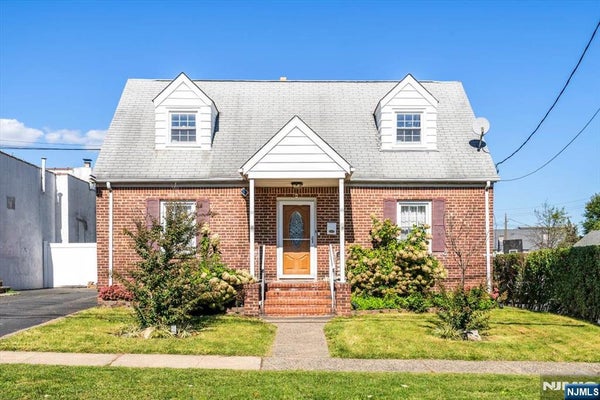 54 HANCOX AVE, NUTLEY, NJ 07110 - Image bfd8ff6587f1cc3cbcf34bf2d1a627d3/4013513618