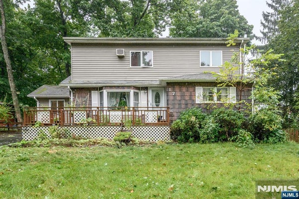 17 BRADY ST, WEST MILFORD, NJ 07480 - Image c074fb7d2d9e1a5ff5bc72455cc196aa/1803168511