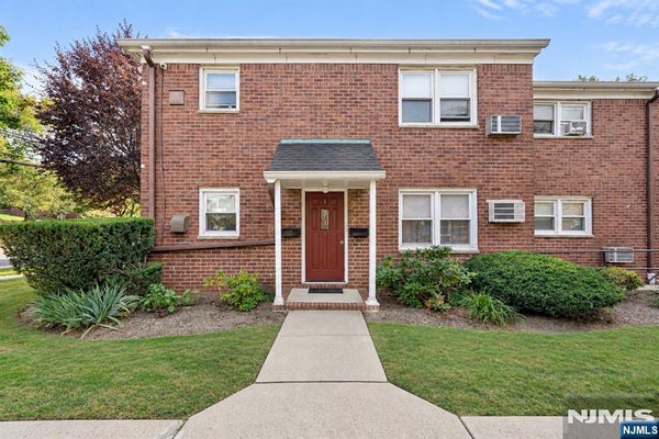 729 BROAD AVE APT 1, RIDGEFIELD, NJ 07657 - Image c0d30c8d4850ccebdd3f3f27c36f0979/4081017428