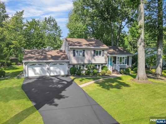 27 MARY LN, WALDWICK, NJ 07463 - Image c101d4d8f4d2149ee0ee1f45f3cc00fe/901081118