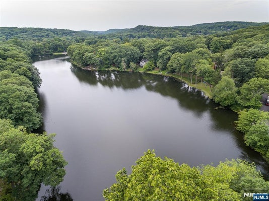 23 CABOT LN, KINNELON, NJ 07405 - Image c41e0e3e7e27ef262bc5af697fd9c73c/3122298677