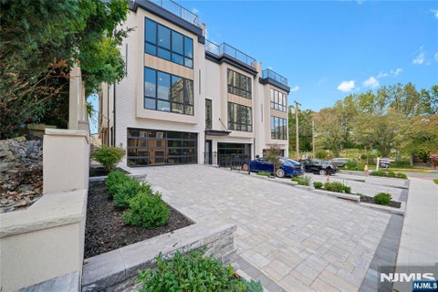 Photo for 470 Palisades Boulevard