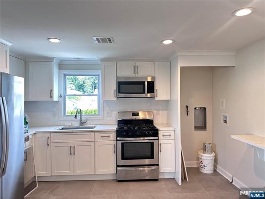 79 TUTTLE ST # 2, WALLINGTON, NJ 07057 - Image c72ae95ad7e6261a3ecbe9ba42e407cc/3432860095