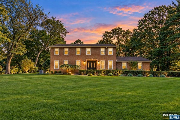 23 RIVERVIEW TER, MAHWAH, NJ 07430 - Image c8a9832d5f201a6fc4ed6b77b0b330f2/461891919