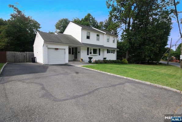 202 LONG HILL RD, LITTLE FALLS, NJ 07424 - Image c8d48f2534dda082e54cc13ce40d71f1/4006624281