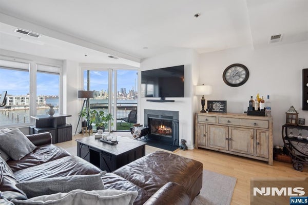 600 HARBOR BLVD UNIT 949, WEEHAWKEN, NJ 07086 - Image cc0f95aa7afdf608c325de61ba693640/1257964658
