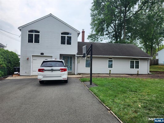 150 THOMAS DR, PARAMUS, NJ 07652 - Image cce30be7baea4f5357af92d11d99dc76/49537237