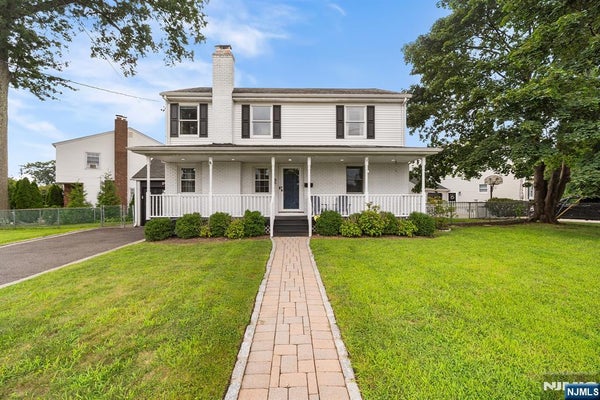 2 DERBY LN, DUMONT, NJ 07628 - Image ce2c2ab014117115f6bfecaeccdd1bf1/4045299693