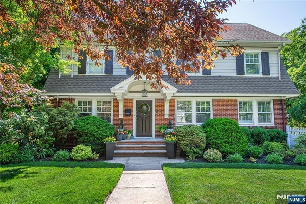 331 GROVE ST, MONTCLAIR, NJ 07042 - Image d17bc1ac67287c57e2e2ef5c98fe7530/789719649