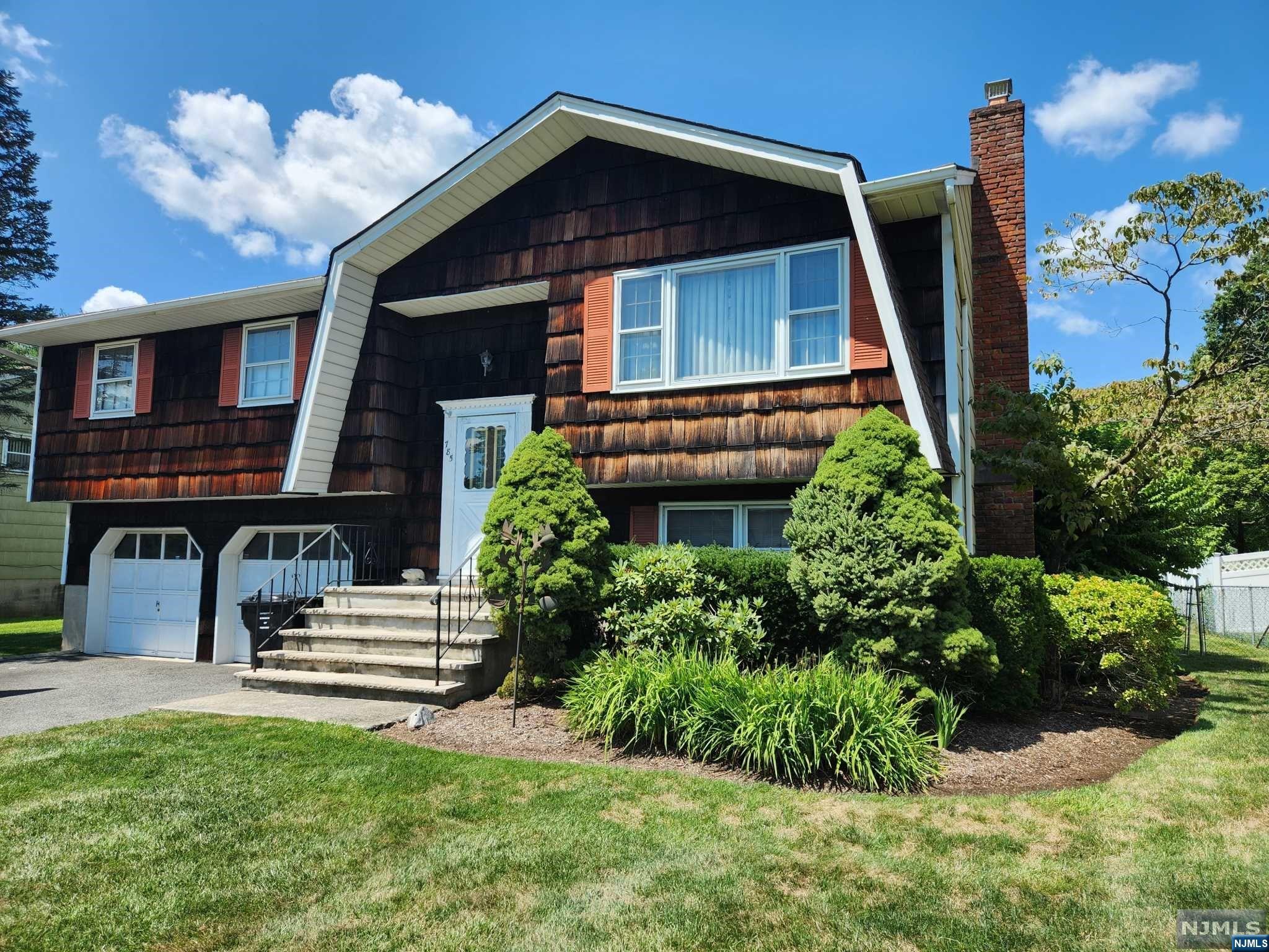 785 Decker Place