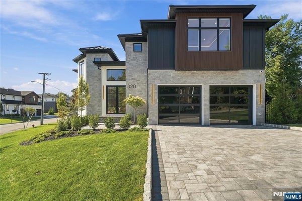 320 BOLZ ST, ENGLEWOOD CLIFFS, NJ 07632 - Image d65e4e9d20c03b92e97ef16fcfaa4f95/1899321270