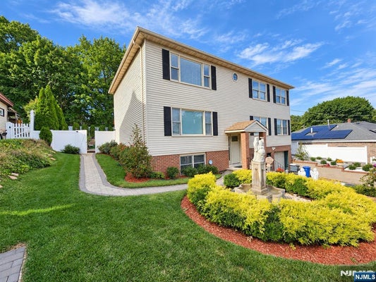 52 N 14TH ST # 1, HAWTHORNE, NJ 07506 - Image d8b035ea8f6d45b105c5d79d1b0099fa/2980242440