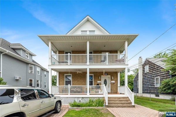 324 UNION ST, CARLSTADT, NJ 07072 - Image d8cd88f2156d24fe8f5615adff0d4fce/3584651257