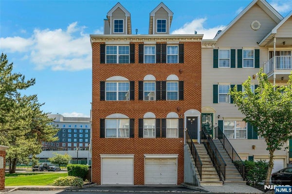 72 MARROW ST # 3101, NEWARK, NJ 07103 - Image d8ea630a67c03b9ed5f142b7a17db8d4/2477207820