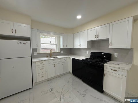 Photo for 343-345 7th 3