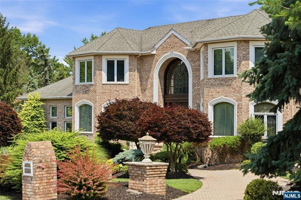 1 WIMBLEDON CT, CEDAR GROVE, NJ 07009 - Image decd053e869b9931b186d2e7b7c486fc/3763075846