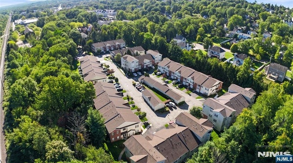 18 WINDSOR DR, LINCOLN PARK, NJ 07035 - Image dfdc9e185cb5bcbf613ae7c5f7d20fd1/3078796540