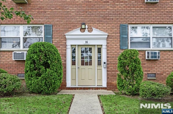 16 KNOX TER APT 2D, WAYNE, NJ 07470 - Image e2091297cf7fca3e31b73c3b0e4b9580/2662770846