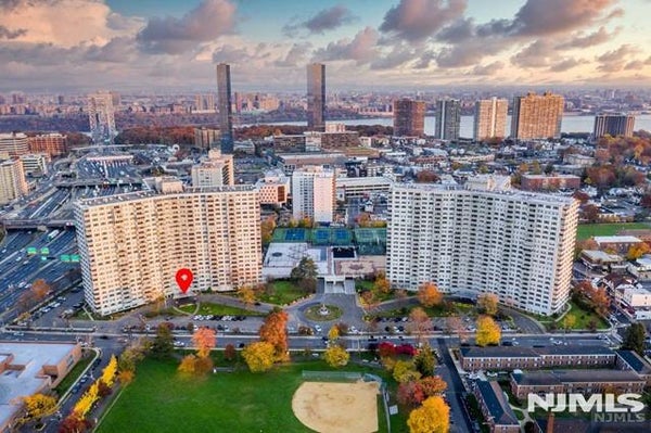 2100 LINWOOD AVE APT 17E, FORT LEE, NJ 07024 - Image e2f57cdda0a95616dcb6a98f9a4335fb/980979131