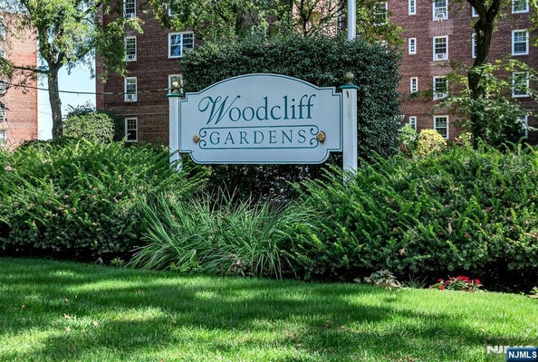 8300 BOULEVARD E APT 4D, NORTH BERGEN, NJ 07047 - Image e32a92bed238ce7d901bbd0fa3e1f06a/2059111881