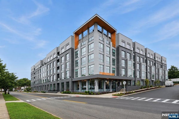 263 HACKENSACK ST # 222, EAST RUTHERFORD, NJ 07073 - Image e3b221df18929da4c5974f4b60e8bbc3/2191255330