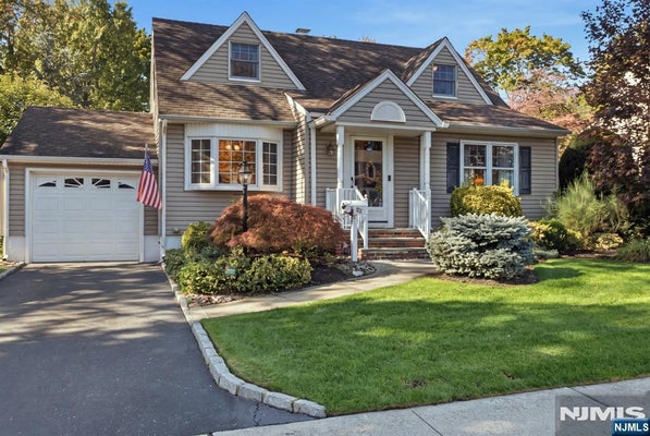 5-22 HAZEL PL, FAIR LAWN, NJ 07410 - Image e6939f367d8416e3bd714a856fa46b5c/1900266253