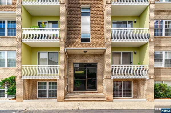 272 WALNUT ST APT 5D, NEWARK, NJ 07105 - Image e8164f1a9d253ffc1d16d46d032dac37/3082249240