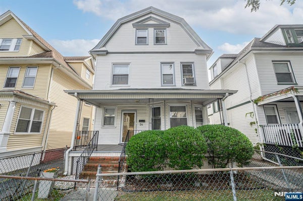 24 N 23RD ST, EAST ORANGE, NJ 07017 - Image eb9780be44bea2f4b7a1b372c057e919/3928292417