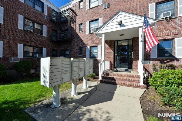 241 E MAIN ST APT 3H, BERGENFIELD, NJ 07621 - Image eca5c924db5fd1d493ff8dd75b7cb6d2/4273087525