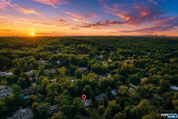 16 N BRAE CT, TENAFLY, NJ 07670 - Image f5bca4a004095af6a6a91c0f01ff2813/3176000069
