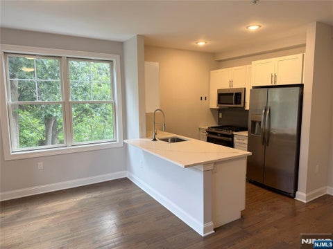 Photo for 40 Park Avenue 208