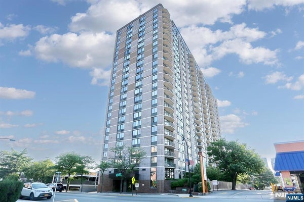 770 ANDERSON AVE APT 18K, CLIFFSIDE PARK, NJ 07010 - Image fad659e36e3347639ef8935e21cc03f7/2946455130