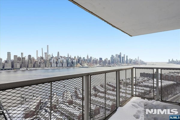 6600 BOULEVARD E # 15D, WEST NEW YORK, NJ 07093 - Image fb69f4eae15fa7e44670392c5d344986/701537198
