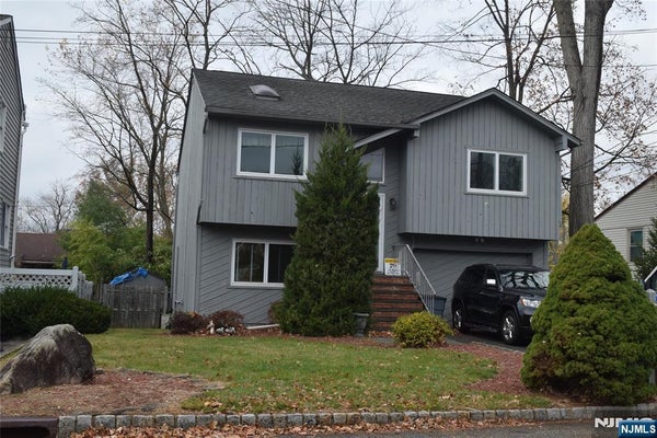 27 3RD AVE, ROSELAND, NJ 07068 - Image ff8a9724fa6ac904efdefdd94f215538/3137199014