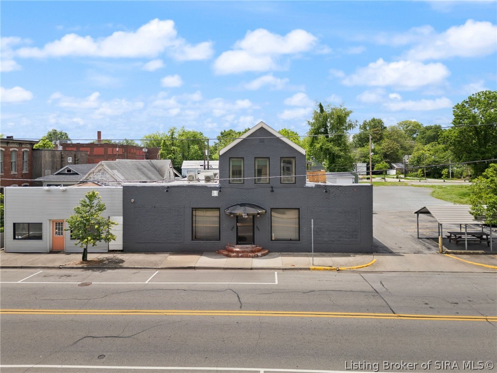 Photo 1 of 7 — 1011 Vincennes Street 5, New Albany, IN 47150