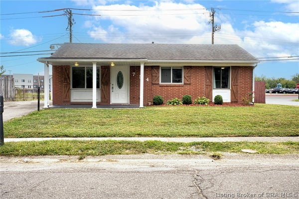 754 SPICEWOOD DR, CLARKSVILLE, IN 47129 - Image 2878c9b4e2b0756e85f0b6e03e4f64ef/3131833497