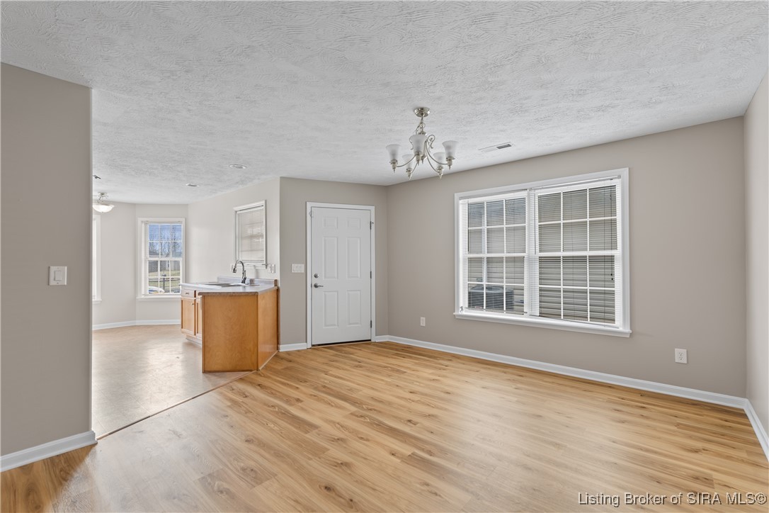 Jeffersonville, Indiana 47130, United States, 3 Bedrooms Bedrooms, ,2 BathroomsBathrooms,Residential,Active,86388