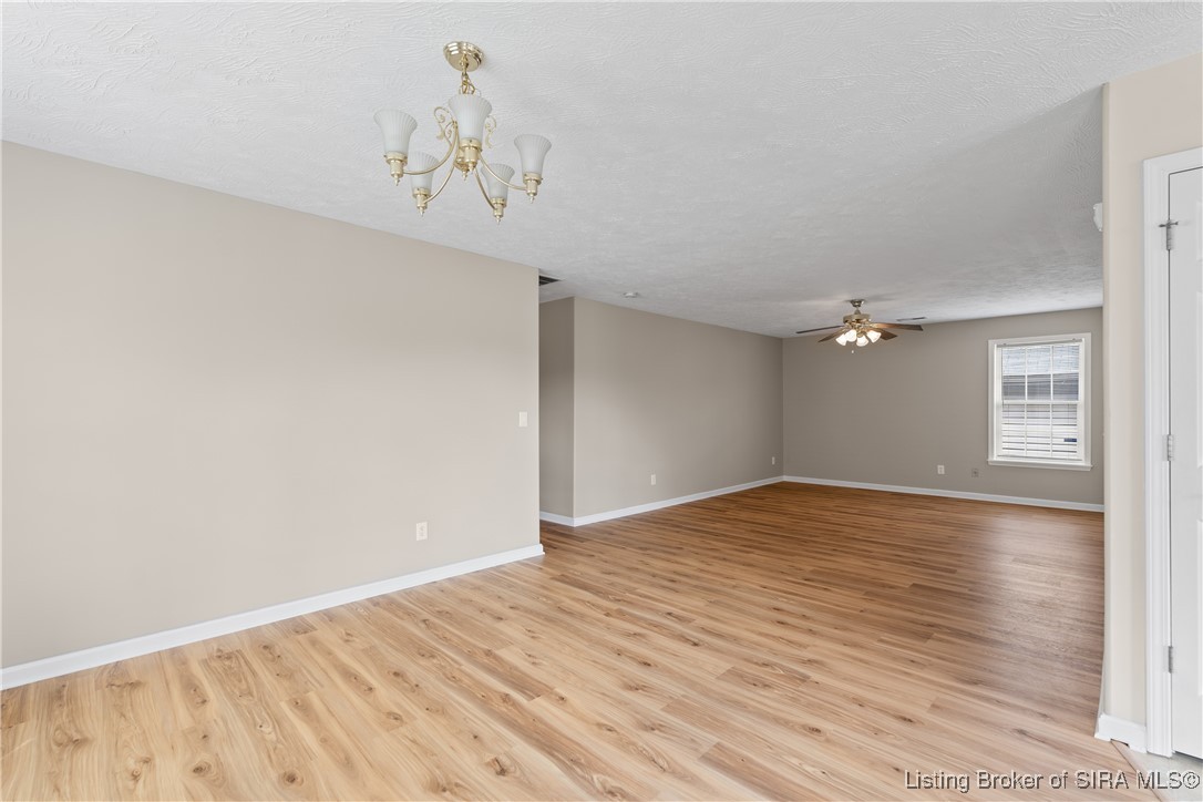 Jeffersonville, Indiana 47130, United States, 3 Bedrooms Bedrooms, ,2 BathroomsBathrooms,Residential,Active,86388