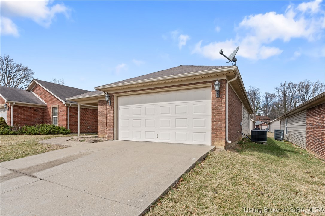 Jeffersonville, Indiana 47130, United States, 3 Bedrooms Bedrooms, ,2 BathroomsBathrooms,Residential,Active,86388