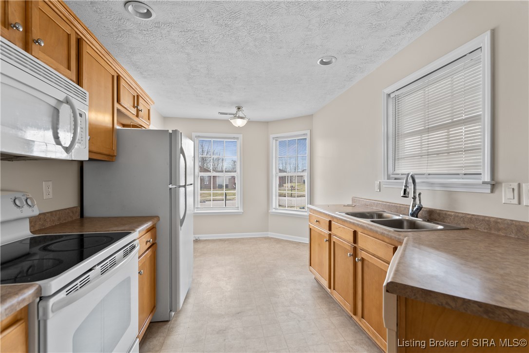 Jeffersonville, Indiana 47130, United States, 3 Bedrooms Bedrooms, ,2 BathroomsBathrooms,Residential,Active,86388