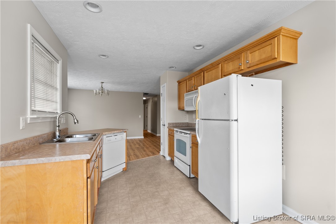 Jeffersonville, Indiana 47130, United States, 3 Bedrooms Bedrooms, ,2 BathroomsBathrooms,Residential,Active,86388