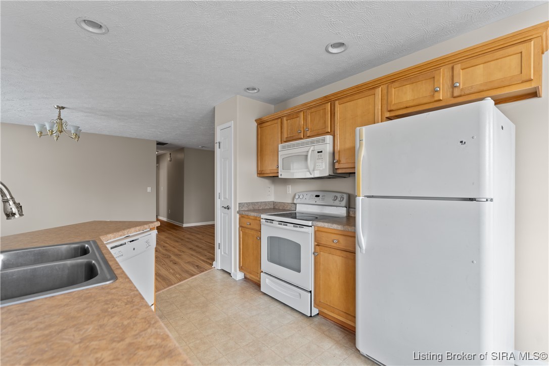 Jeffersonville, Indiana 47130, United States, 3 Bedrooms Bedrooms, ,2 BathroomsBathrooms,Residential,Active,86388