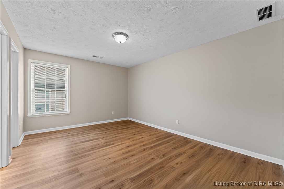 Jeffersonville, Indiana 47130, United States, 3 Bedrooms Bedrooms, ,2 BathroomsBathrooms,Residential,Active,86388